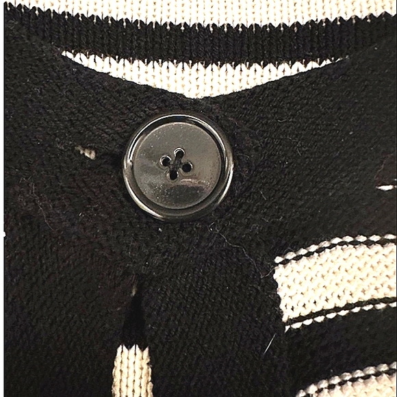 CROFT & BARROW VINTAGE BLACK AND WHITE BELL SLEEVE CARDIGAN EUC - Picture 8 of 9